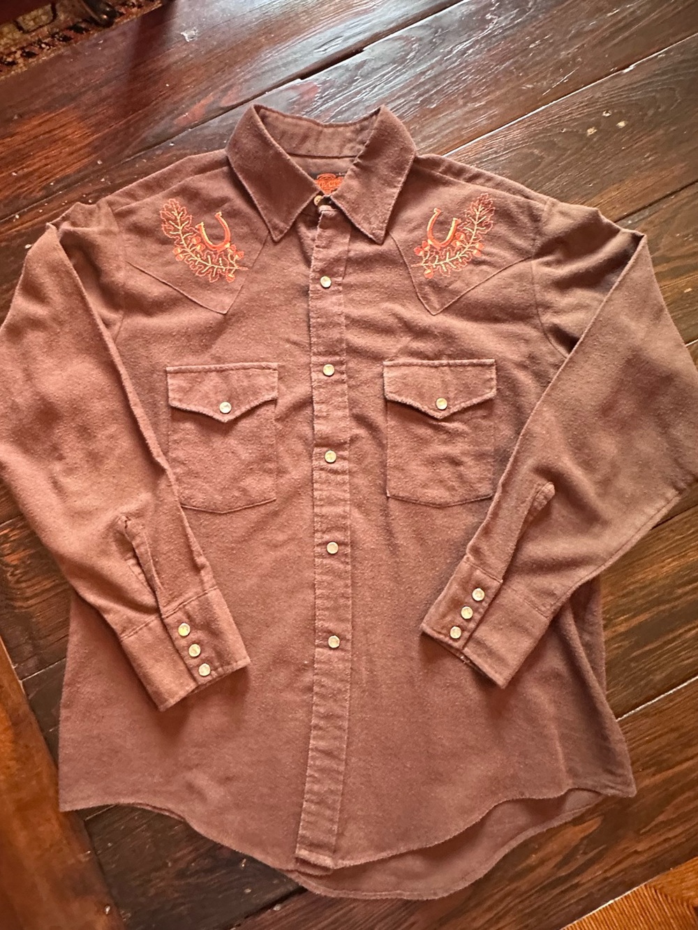 Vintage Brown Western-Style Men's Button-Up Shirt with Embroidered Yoke
